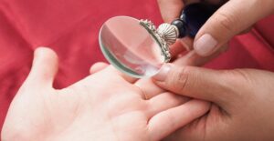 あなたが結婚できるか手相でわかる？見るポイントって？